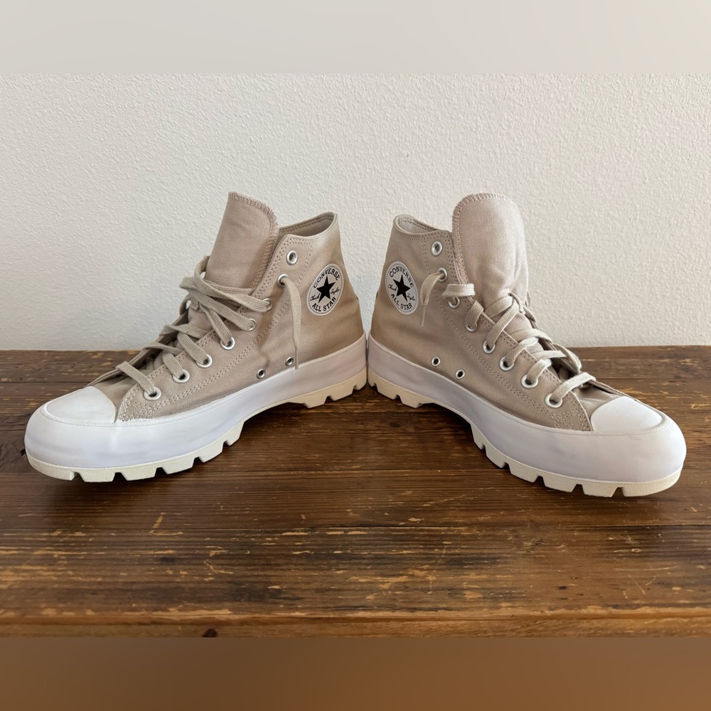 Converse All Star High-Tops in Beige